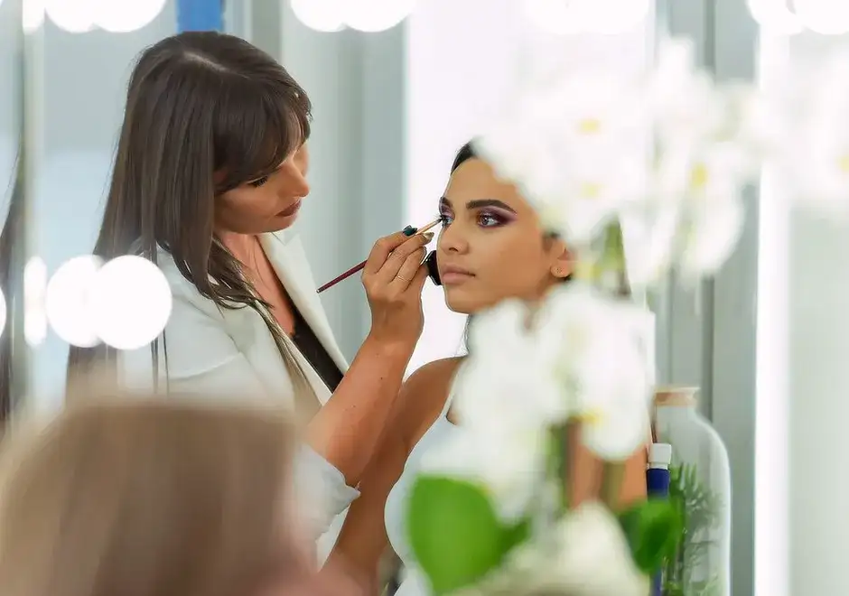 Ile kosztuje kurs makijażu? Poznaj ceny i czynniki wpływające