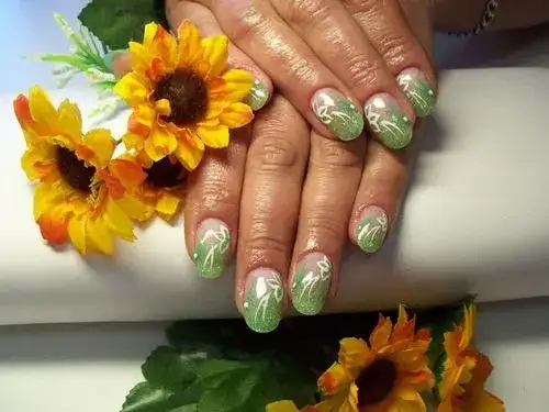 Stylizacja paznokci w Kędzierzynie-Koźlu: Magiczne metamorfozy, które zachwycą każdą kobietę