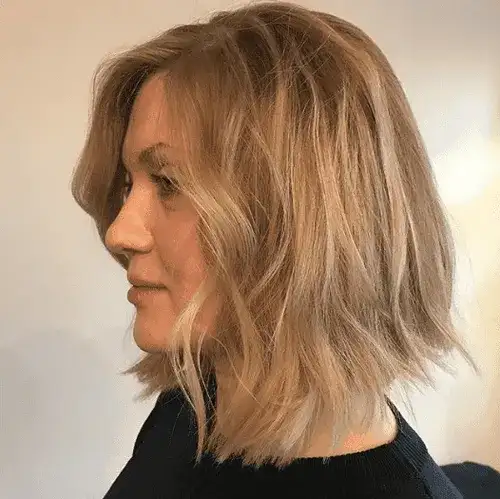 Fryzura odmładzająca po 50 – najlepsze cięcia, które zachwycają