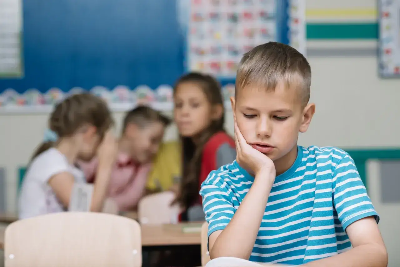 Hejt w szkole i internecie - jak wspierać nastolatka w trudnych sytuacjach?