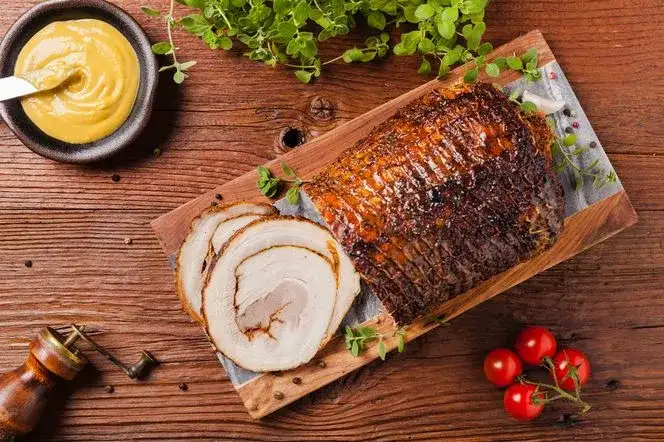 Jakie przyprawy do boczku rolowanego, aby uzyskać wyjątkowy smak?