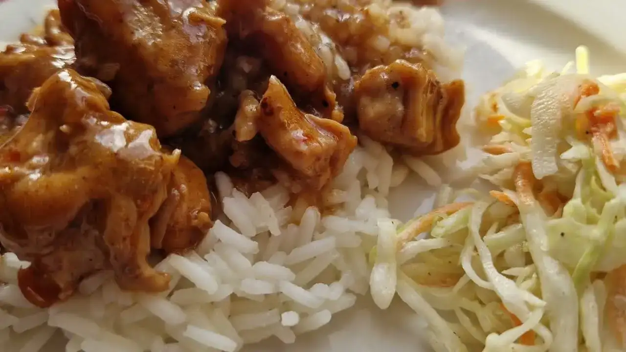 Sos drobiowy - prosty przepis na aromatyczny dodatek do potraw