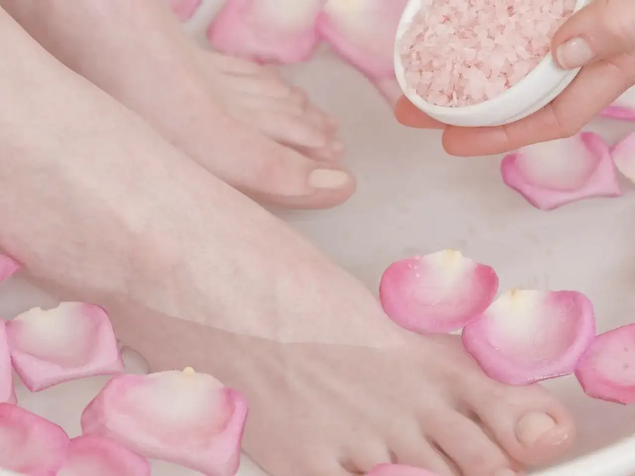 Jak dbać o paznokcie u nóg? 8 skutecznych technik pielęgnacji