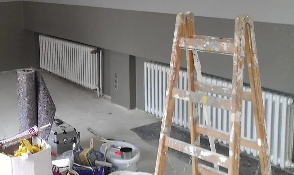 Jak usunąć pył po remoncie z paneli – skuteczne metody i porady