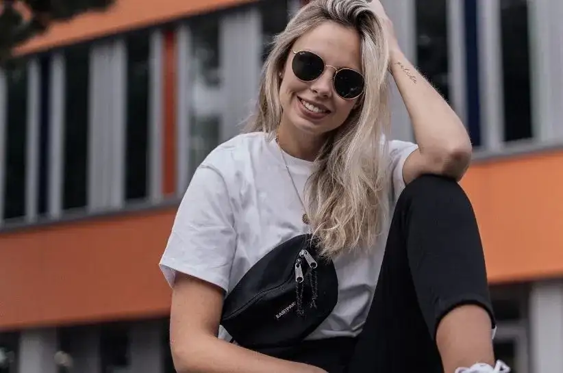 Jak dobrać idealną torebkę do sportowego stylu - praktyczny poradnik mody