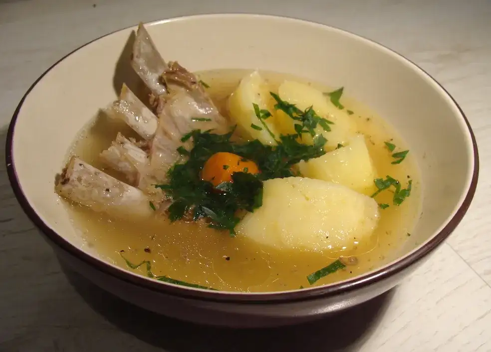 Jakie przyprawy do rosołu z baraniny, aby uzyskać wyjątkowy smak?