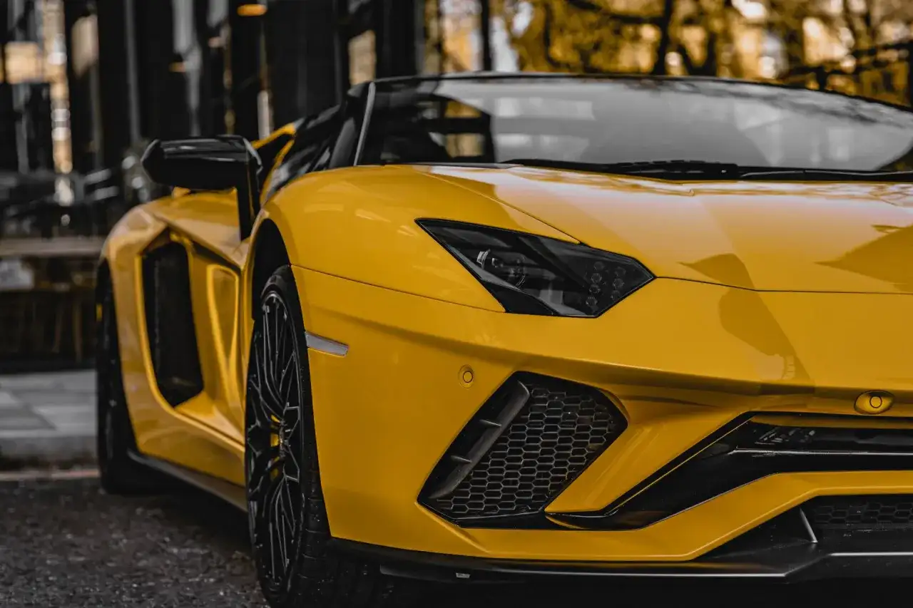 Ile kosztuje wypożyczenie lamborghini? Sprawdź ceny i modele teraz