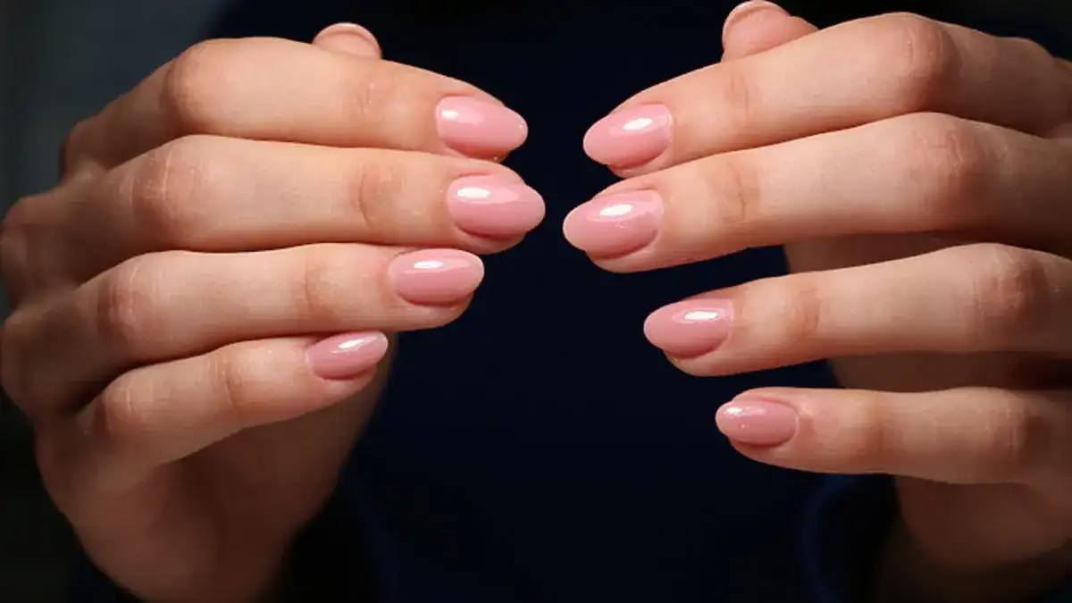 Jak zrobić krótkie paznokcie migdałki: 5 prostych kroków