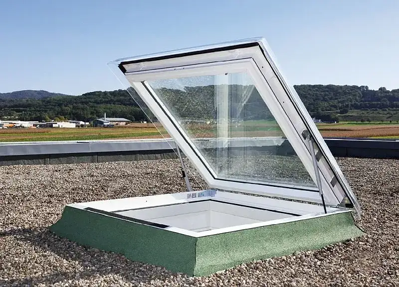 Okno na dach płaski: funkcjonalność i estetyka w Twoim domu