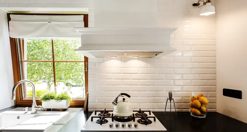 Jak czyścić okap szklany - skuteczne sposoby na lśniącą powierzchnię