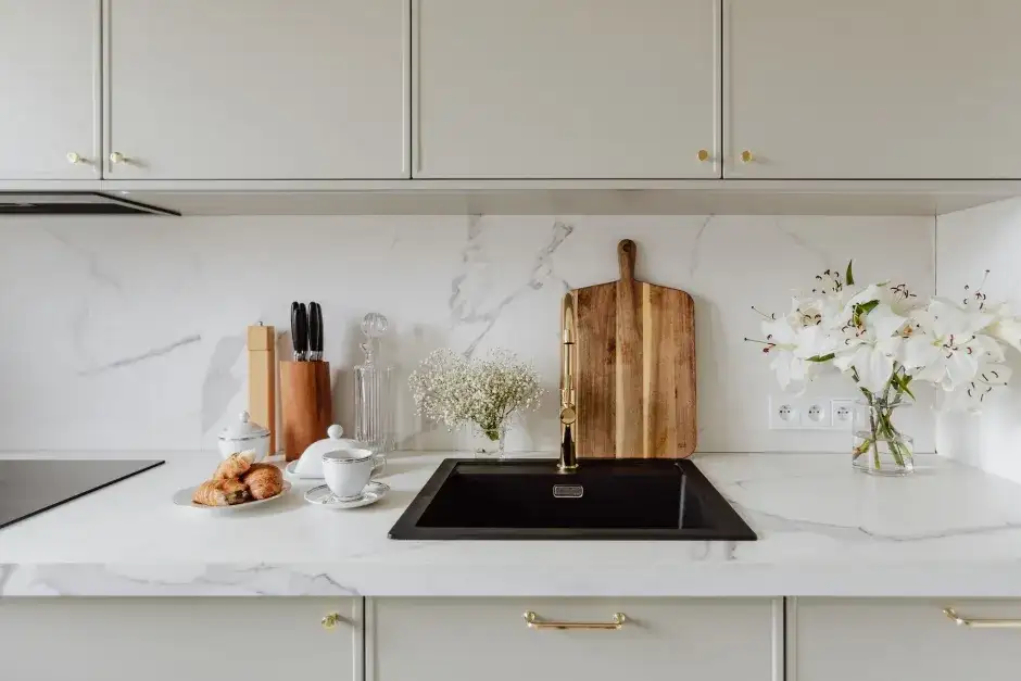 RAL 9002 fronty: Wszystko o kolorze i zastosowaniu w meblach