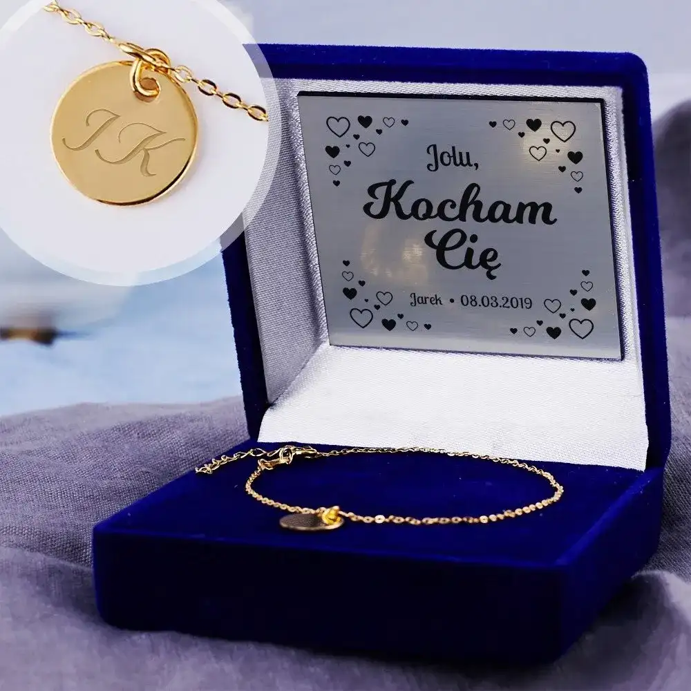 Najlepsze prezenty dla żony w dniu ślubu, które zachwycą ją