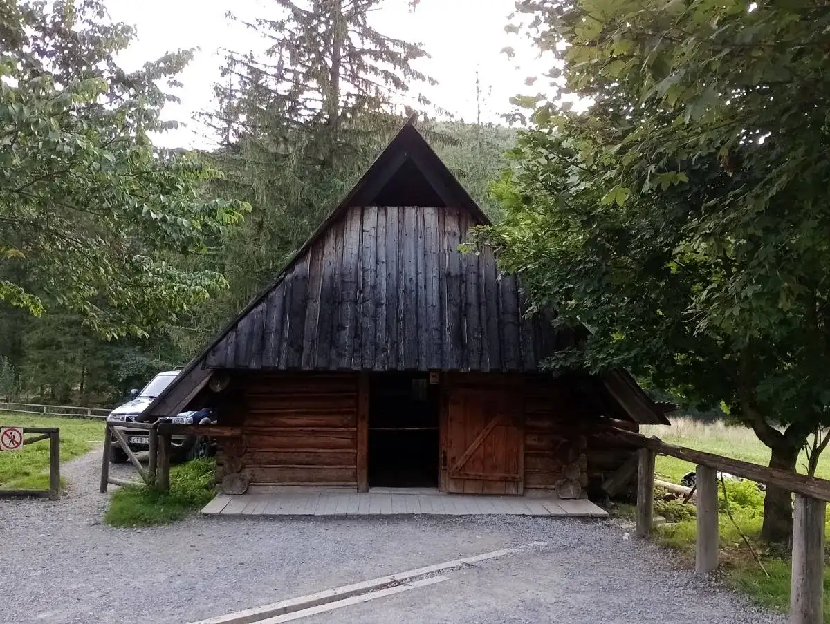 Bacówka w Dolinie Kościeliskiej - tradycyjne sery i historia miejsca