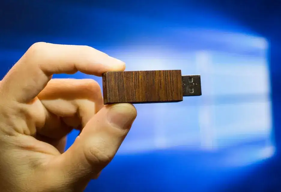 Jak pobrać Windows 10 na pendrive w prosty sposób bez problemów