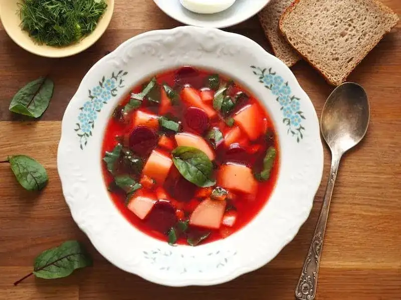 Jak zrobić zupę z botwiny - prosty przepis na zdrową zupę bez mięsa