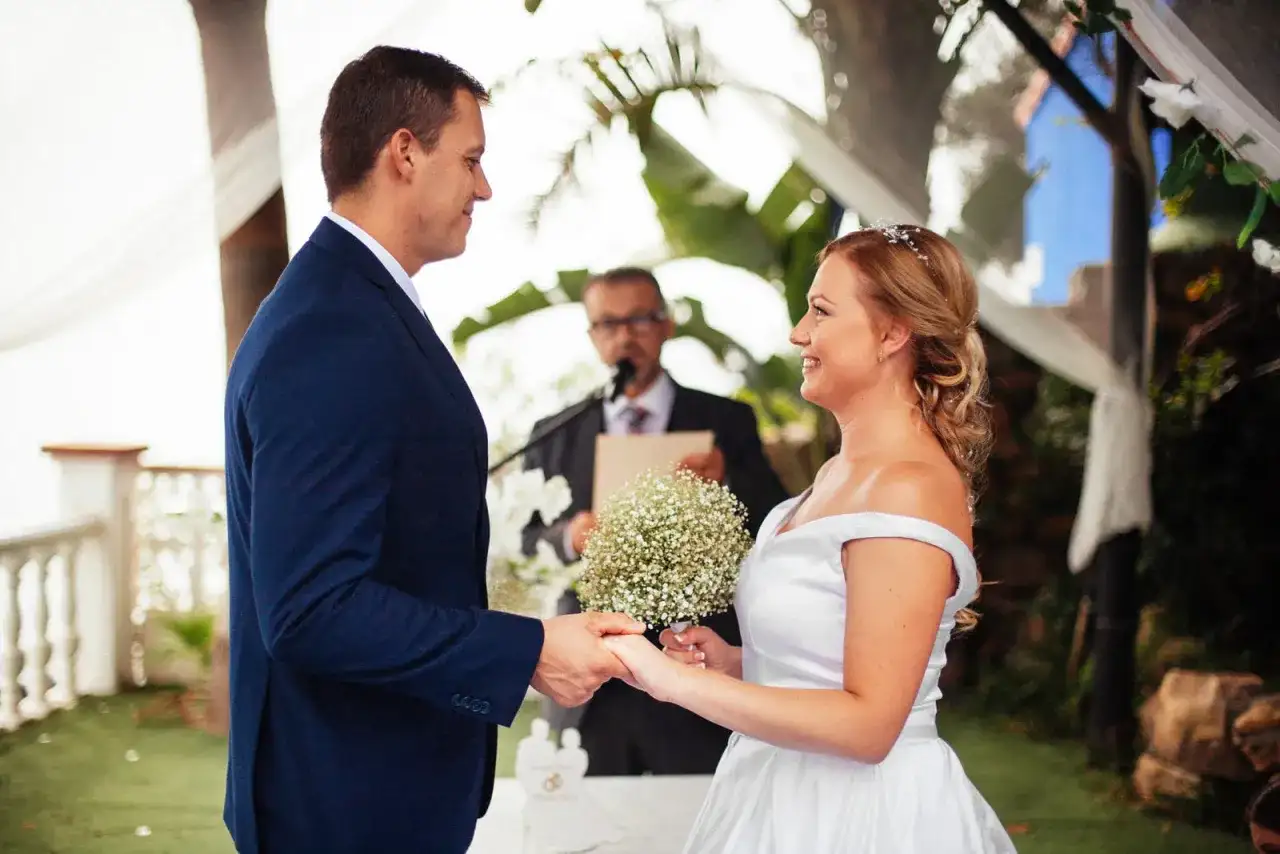 Ile kosztuje fotograf na ślub cywilny? Ceny, które Cię zaskoczą