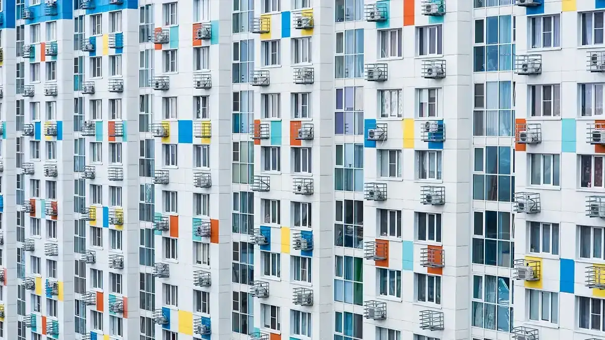 Ile kosztuje założenie klimatyzacji? Sprawdź, by uniknąć wysokich wydatków