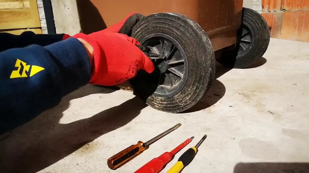 Jak zdjąć kółka z kosza na śmieci i uniknąć niepotrzebnych problemów