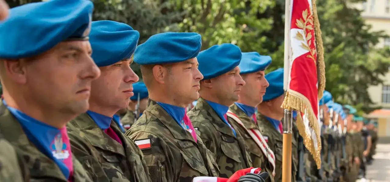 Regulamin umundurowania WP - kluczowe zasady i przepisy dla żołnierzy