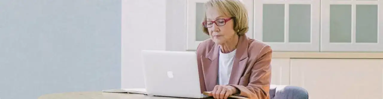 Czy praca na umowę zlecenie wlicza się do emerytury? Sprawdź to!