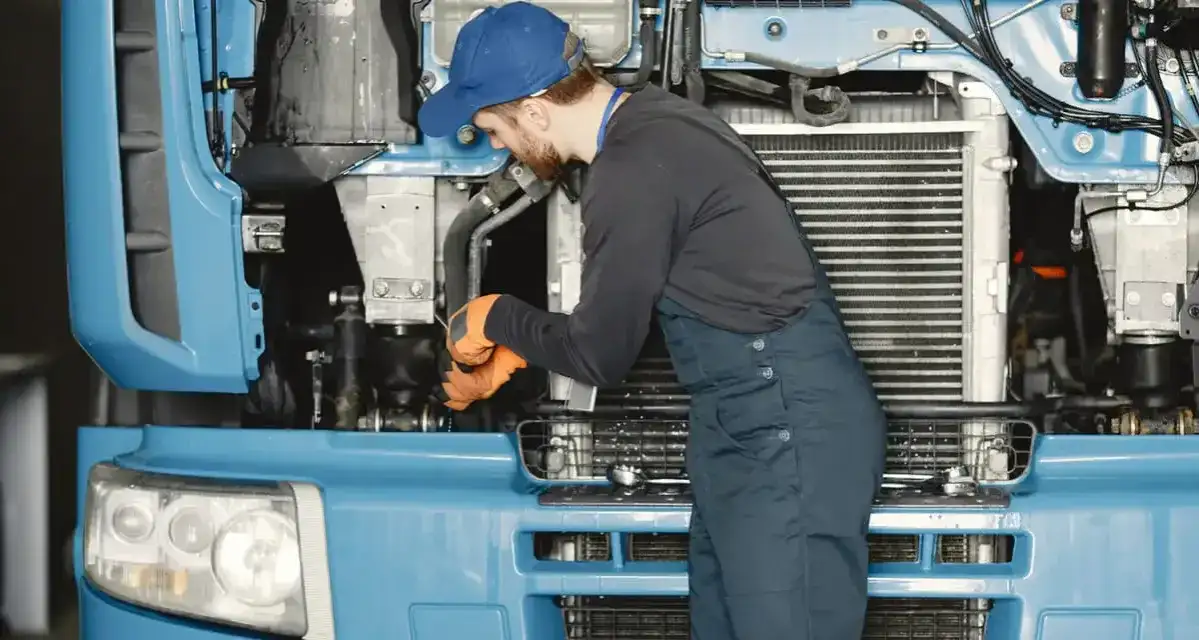 Jaki olej do ciężarówki? Kluczowe informacje, które musisz znać
