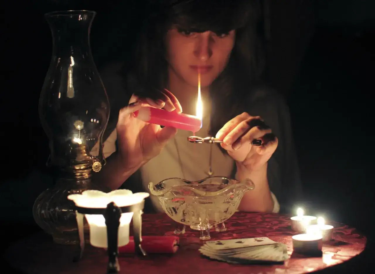 Co napisać na wróżbach andrzejkowych? Odkryj zabawne przepowiednie