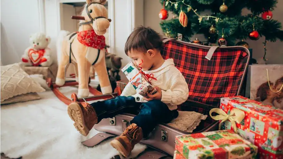 Co kupić 2 latkowi pod choinkę? Najlepsze pomysły na prezenty