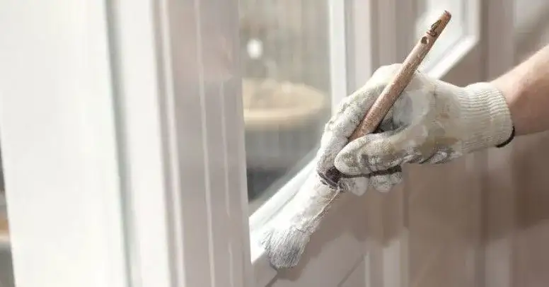 Jak przechowywać pędzle do makijażu, aby uniknąć zniszczenia i bakterii