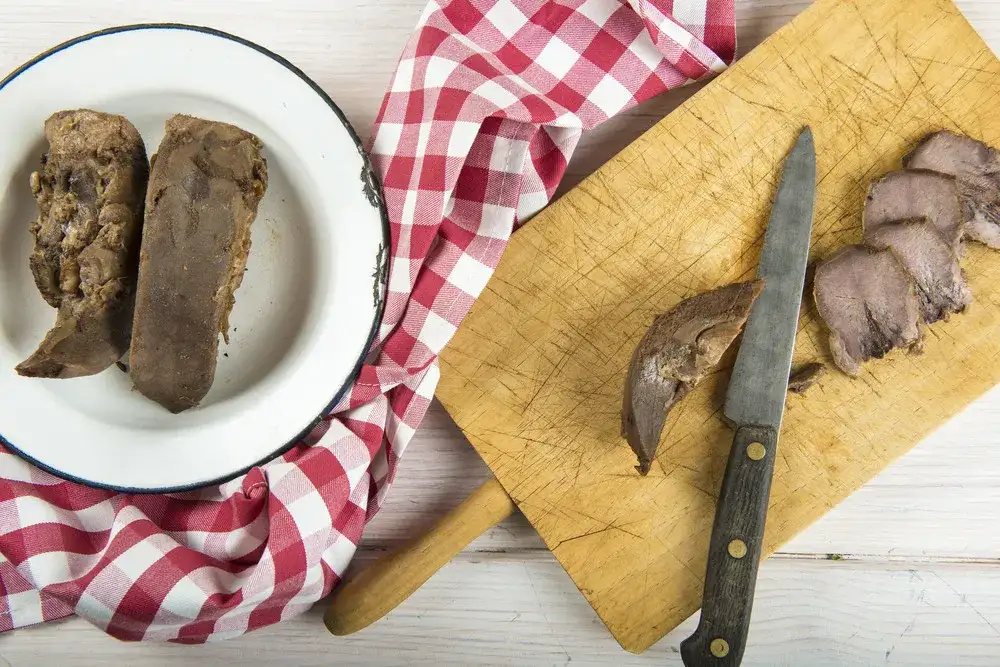 Jak długo gotować ozorki wieprzowe, aby były idealnie miękkie?