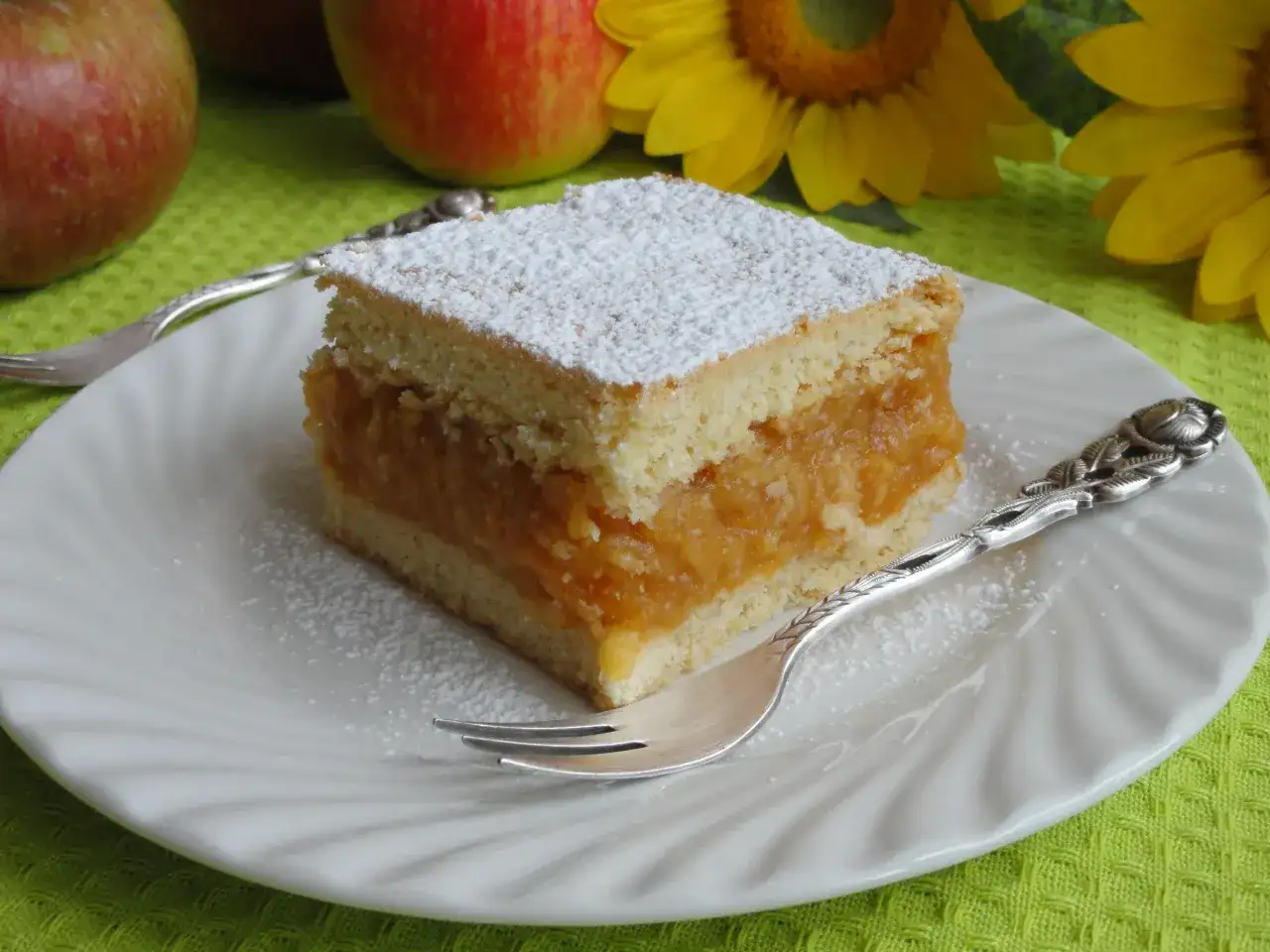 Najlepsze przepisy Joli na ciasto z jabłkami – prosty sposób na pyszny deser