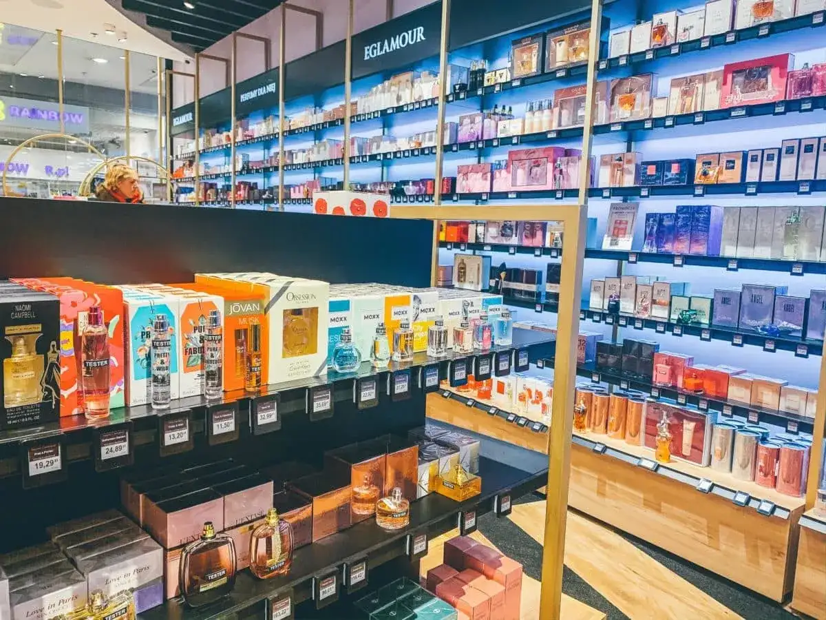 Gdzie oryginalne perfumy? Odkryj sprawdzone źródła autentycznych zapachów