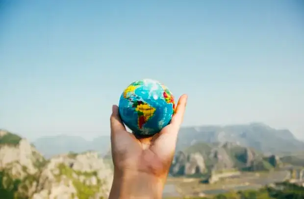 Podróże i interaktywna rozrywka — praktyczny przewodnik dla miłośników odkrywania świata