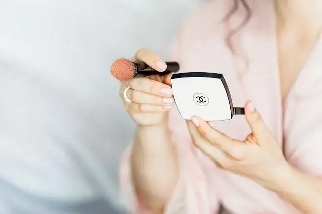 Makijaż dla początkujących: co kupić? Lista niezbędników