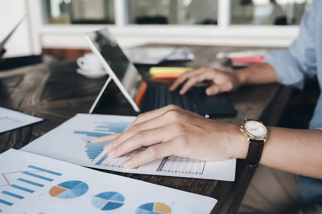 Ile trzeba zarabiać, żeby dostać kredyt na mieszkanie? Sprawdź wymagania