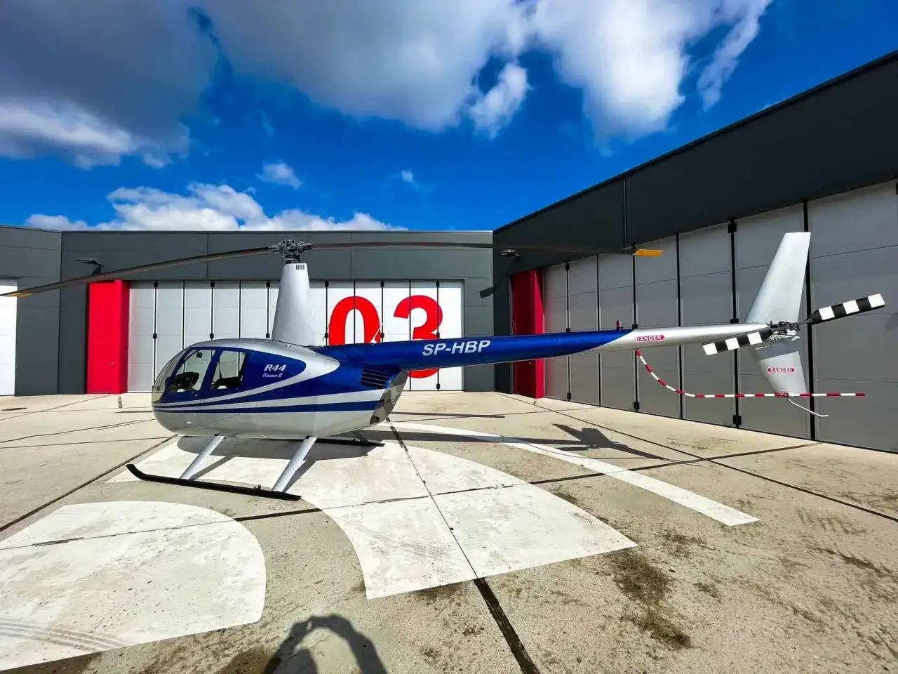 Ile kosztuje wynajem helikoptera? Poznaj ukryte koszty i ceny