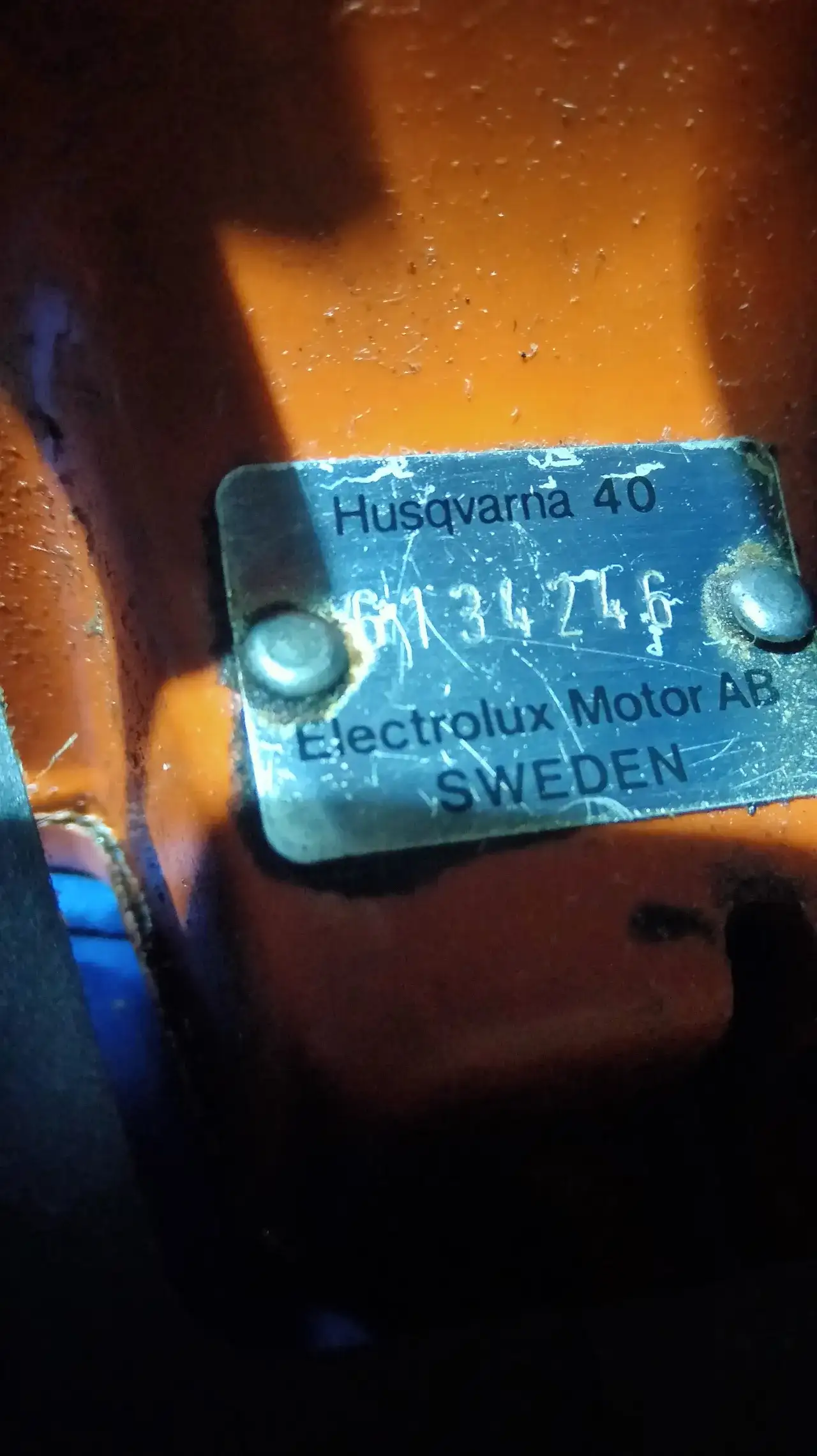 Jak sprawdzić rok produkcji pilarki Husqvarna i uniknąć problemów