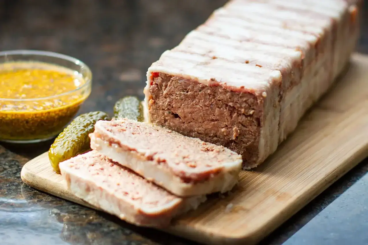 Jak długo piec pasztet z drobiu, aby był soczysty i smaczny?