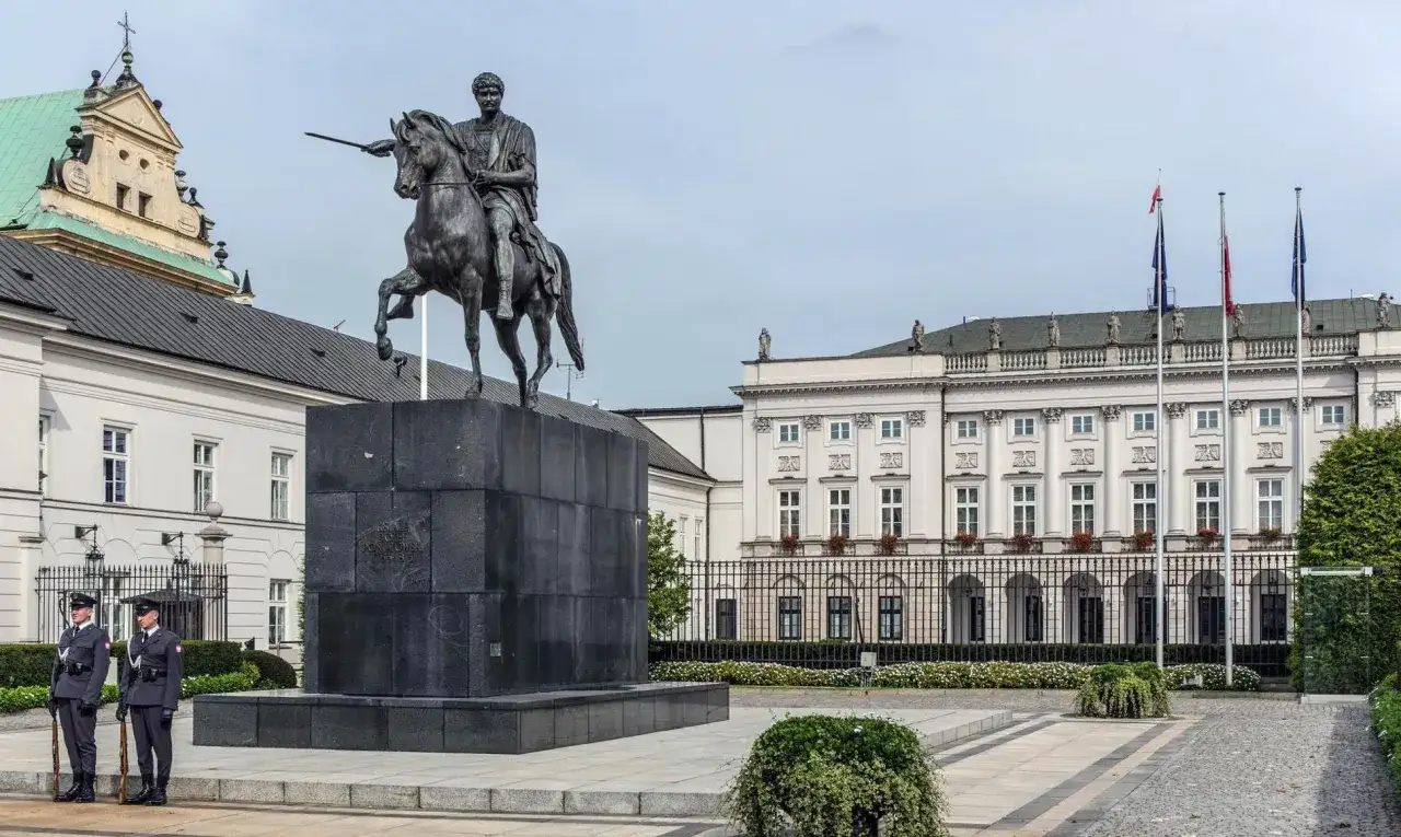 Ile zarabia prezydent Rzeczypospolitej Polskiej? Zaskakujące szczegóły!