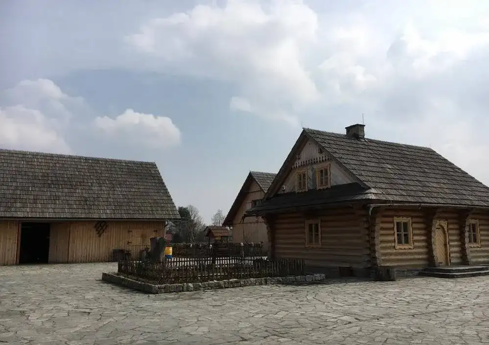 Skansen Ochaby – odkryj unikalne tradycje i atrakcje w sercu wsi