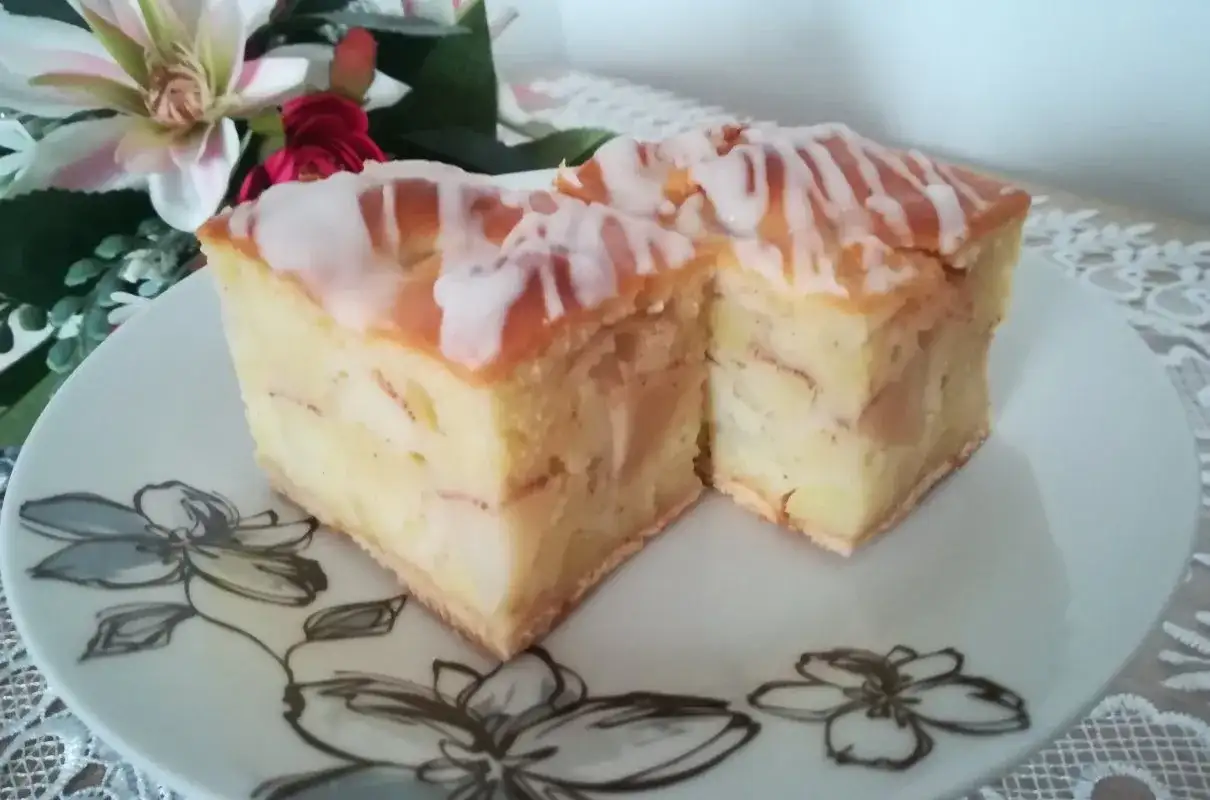Prosty przepis na ciasto olejowe z jabłkami – idealne na każdą okazję
