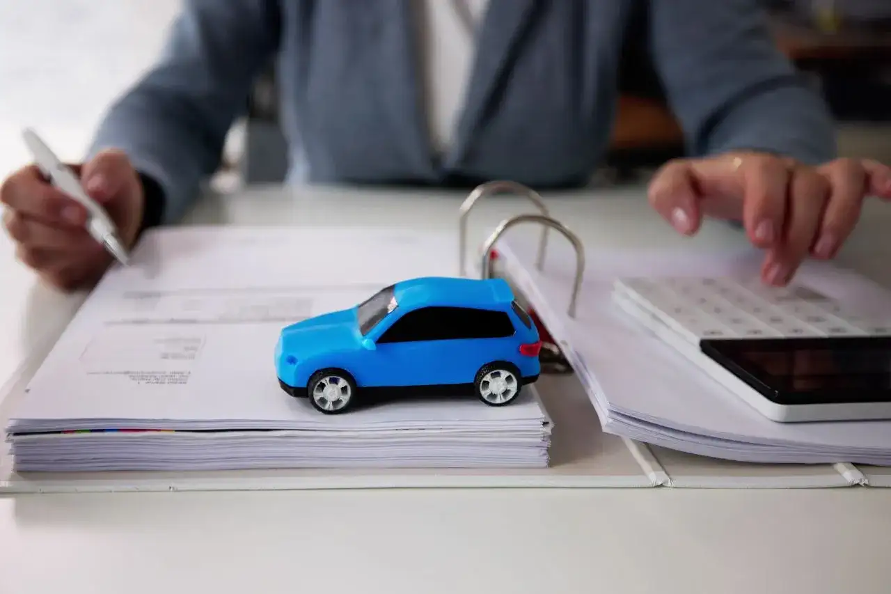 Po jakim czasie można sprzedać samochód, by uniknąć podatku dochodowego?