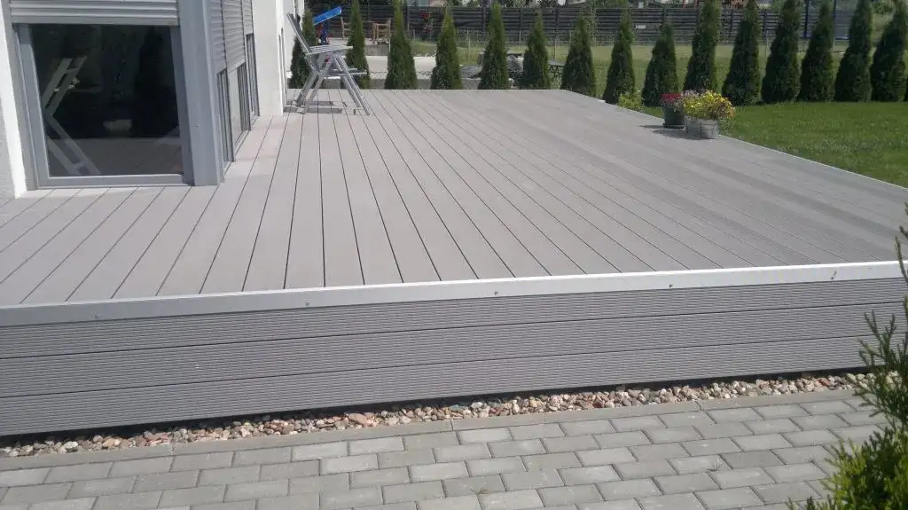 Idealny taras do szarej elewacji - poznaj najlepsze kolory i materiały