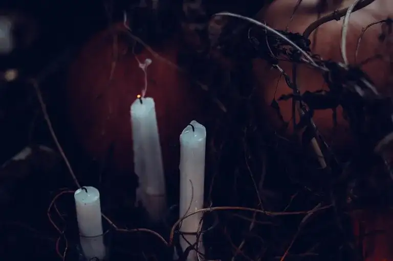 Rytuał odcięcia: Jak uwolnić się od toksycznych osób i negatywnej energii?