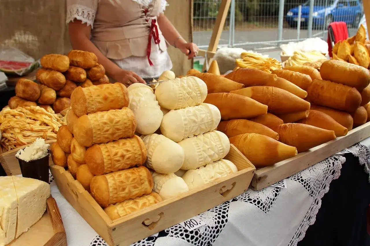 Dlaczego oscypek skrzypi? Sekrety autentycznego smaku i jakości
