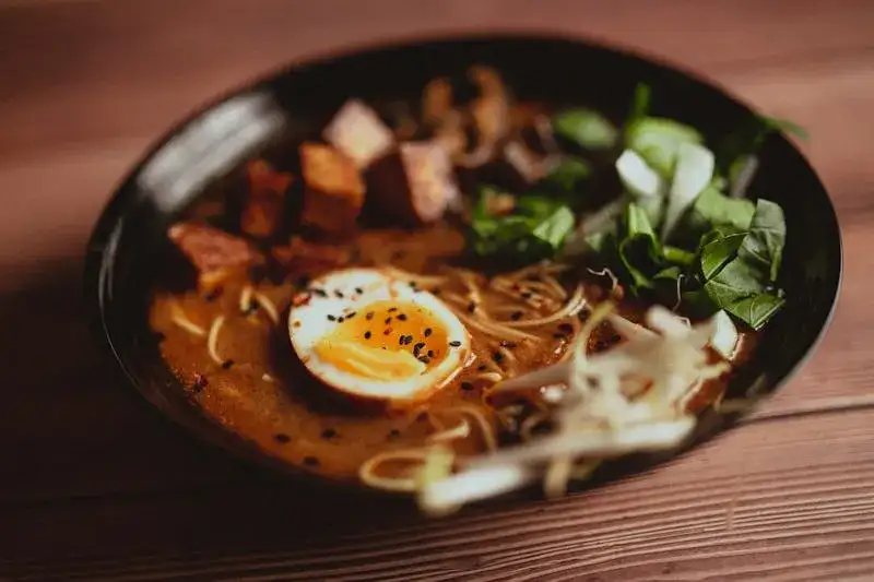 Jak zrobić ramen z rosołu - prosty przepis na pyszny posiłek