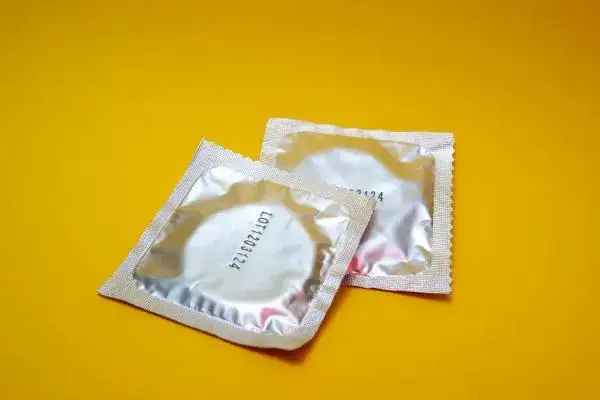 Kiedy wynaleziono prezerwatywy? Fascynująca historia ich rozwoju