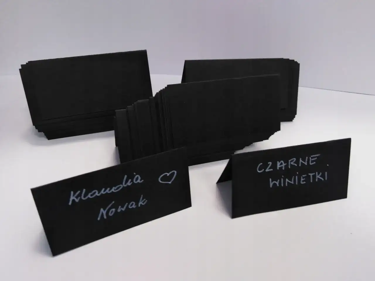 Jak udekorować stół na 18 urodziny – kreatywne pomysły na przyjęcie