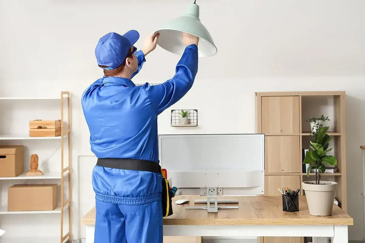 Jak podłączyć oświetlenie sufitowe - uniknij najczęstszych błędów