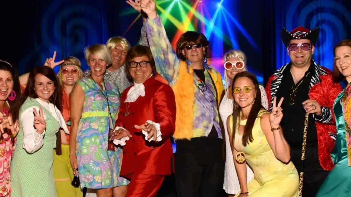 Jak się ubrać na imprezę w stylu lat 70 - kompletny poradnik stylizacji