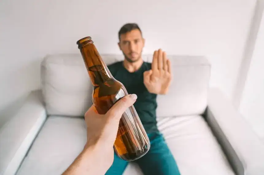 Detoks alkoholowy ma sens? Poznaj jego skutki i ograniczenia w leczeniu